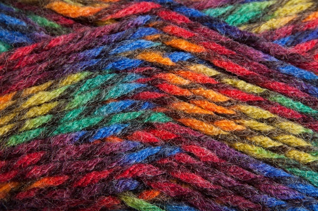 Fil multicolore pour fond de tricot