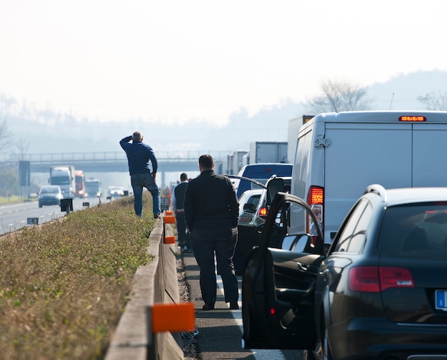 Files d&#39;attente de la circulation sur l&#39;autoroute