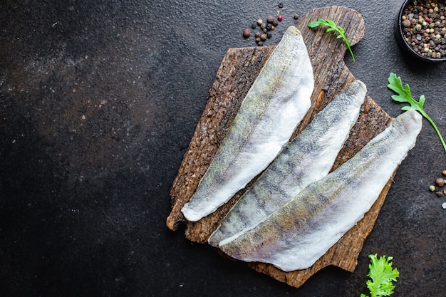 Filet Cru Pas D'arêtes De Poisson Sandre Fruits De Mer Frais Repas De Merlu Snack Copie Espace Arrière-plan Alimentaire Rustique