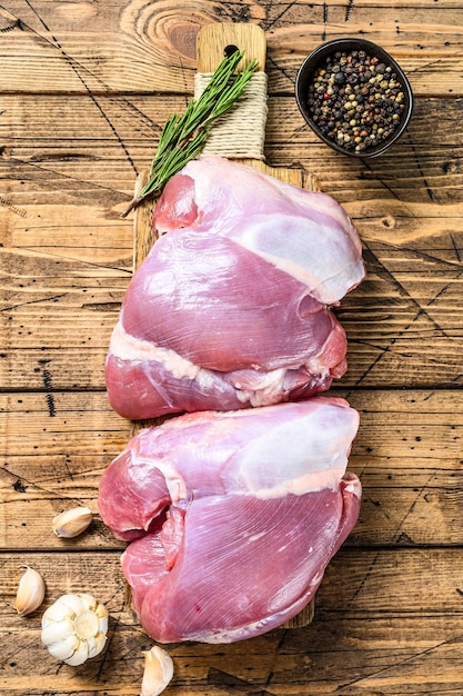 Filet de cuisse de dinde crue aux épices pour la cuisson