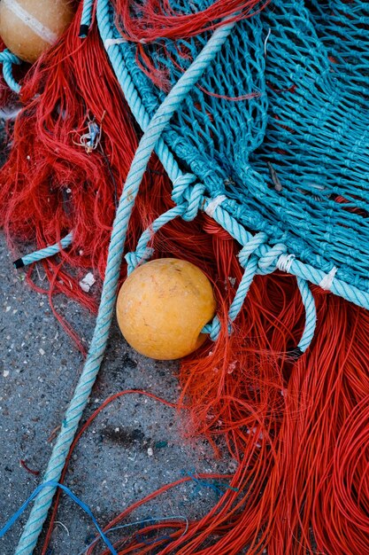 Photo les filets de pêche, les cordes et les bouées