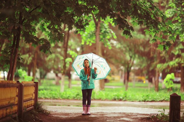 fille 6 ans Pluie printanière