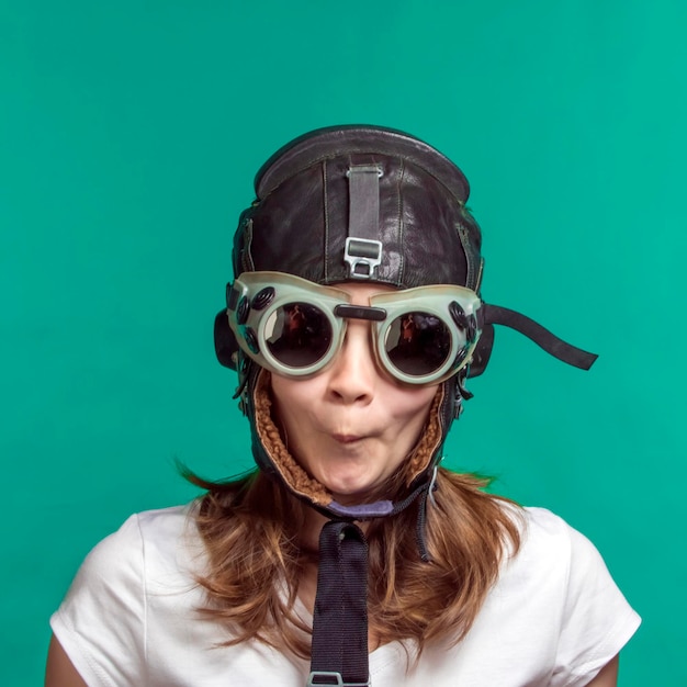 Fille au casque de pilote