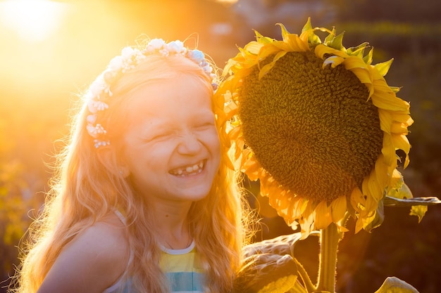 Photo fille au tournesol