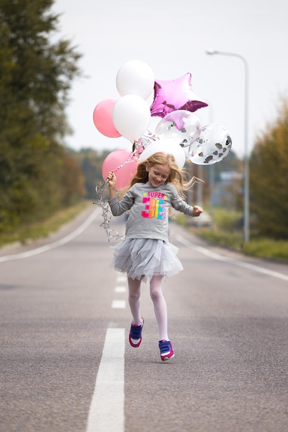 Fille avec ballon