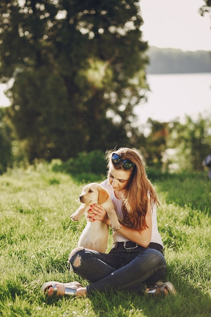 Fille avec chien