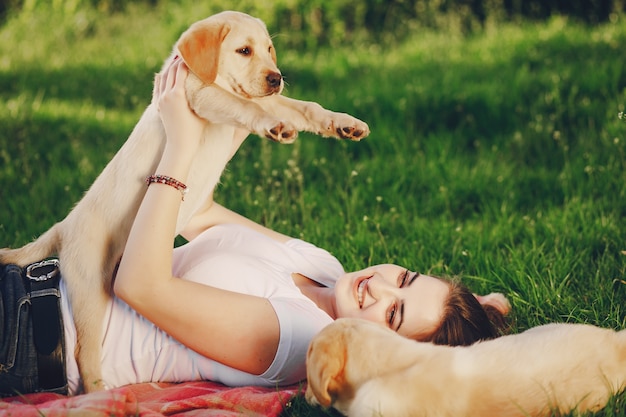 Fille avec chien