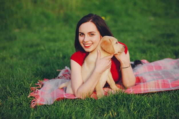 Fille avec chien