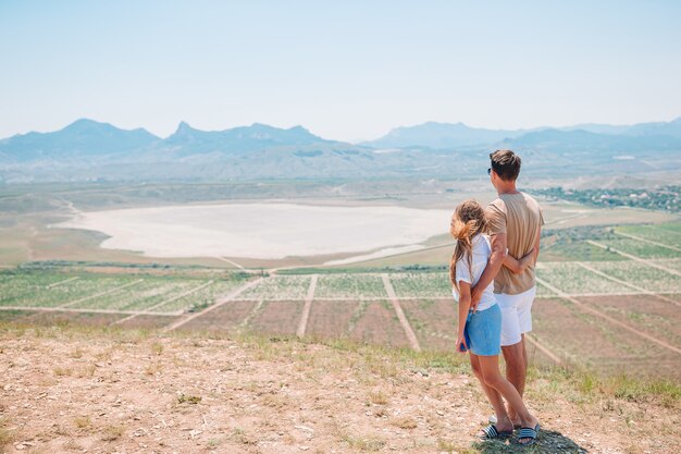 Fille et père en vacances