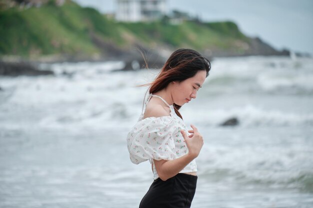 fille sur la plage