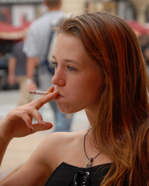 Fille qui fume