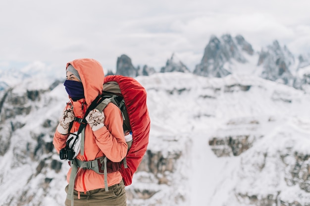 la fille qui voyage