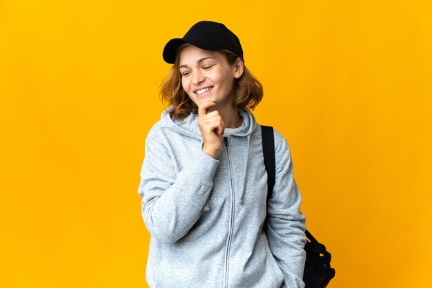 Fille de sport sur fond isolé