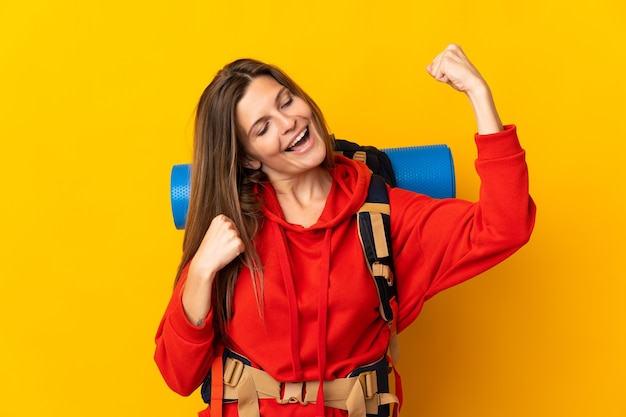 Fille de sport sur fond isolé