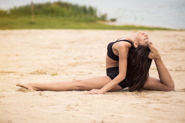 Fille de yoga