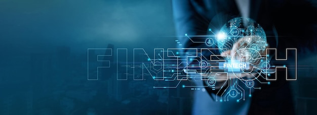 Fintech Technologie financière Homme d'affaires utilisant la technologie financière avec smartphone