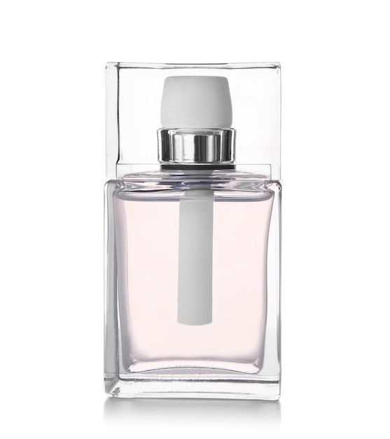 Flacon de parfum masculin moderne sur fond blanc