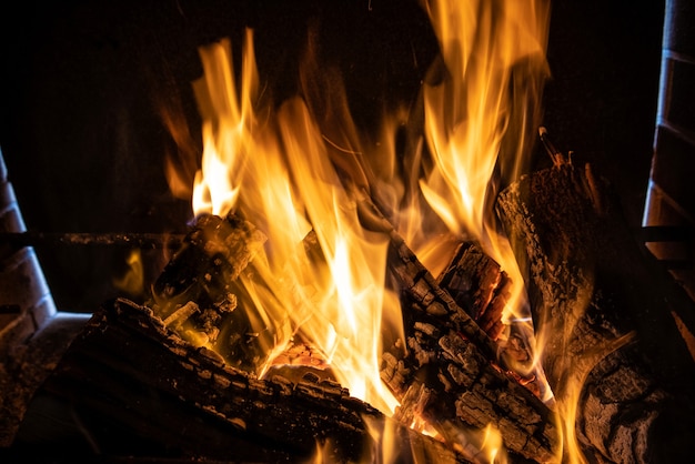 flamme brûlante, gros plan de feu