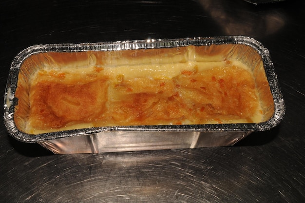 Flan traditionnel de la cuisine espagnole appelé pan de calatrava à base d'œufs de lait et de pain