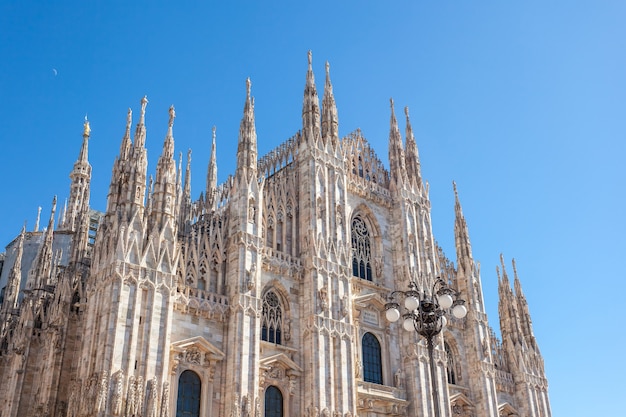 Flèche de la cathédrale de Milan en Italie.