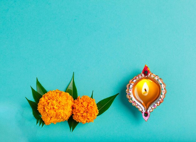 Photo fleur de diwali de différentes couleurs avec un beau fond