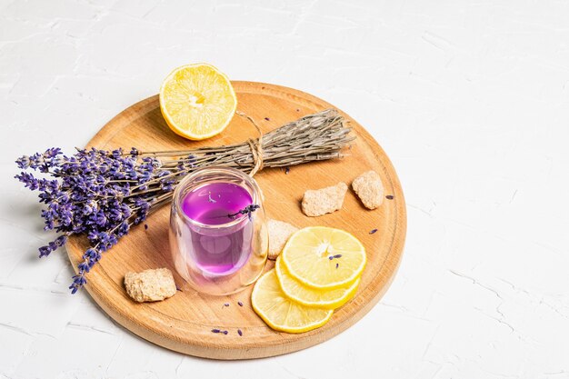 Fleur de lavande boisson limonade tonique d'été sans alcool