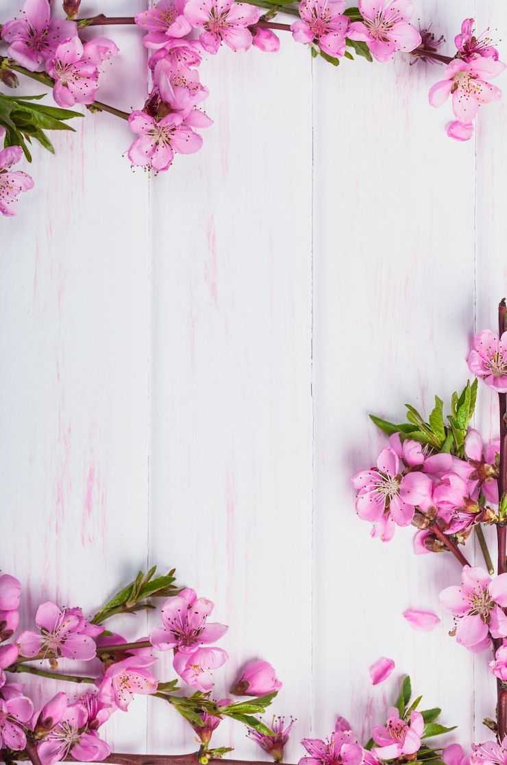 Photo une fleur rose fraîche sur le bureau