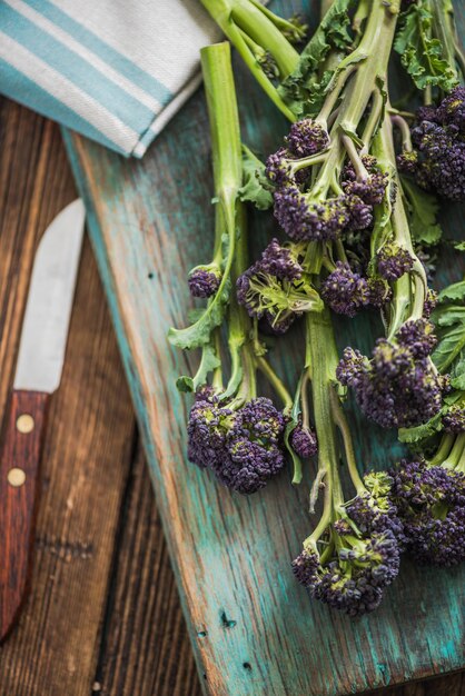 Fleurs de brocoli violet manger propre