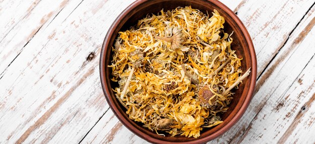 Fleurs de calendula séchées