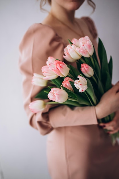 Fleurs de tulipes pour la journée de la femme rose