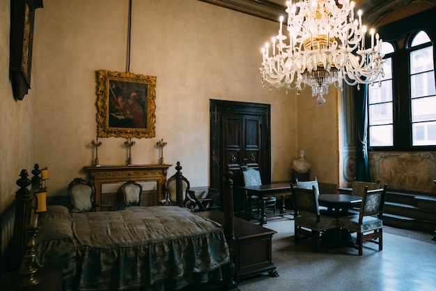 Florence, Italie - 25 juin 2018 : Vue panoramique de l'intérieur du Palais Médicis, également appelé Palais Médicis Riccardi. C'est un palais de la Renaissance à Florence. C'est le siège de la métropole de Florence et du musée