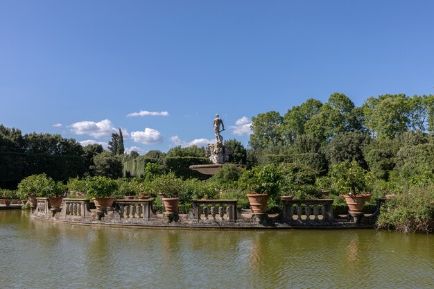 Florence, Italie - 26 juin 2018 : Vue panoramique sur les jardins de Boboli (Giardino di Boboli) est un parc de Florence, en Italie, qui abrite une collection de sculptures et quelques antiquités romaines