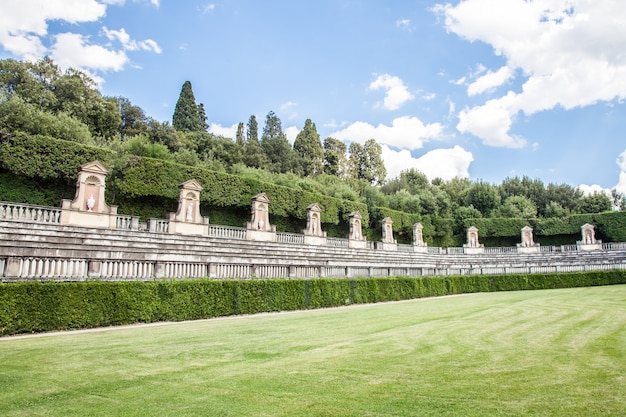 Florence, Italie. Vieux jardins de Boboli pendant une journée ensoleillée en saison estivale