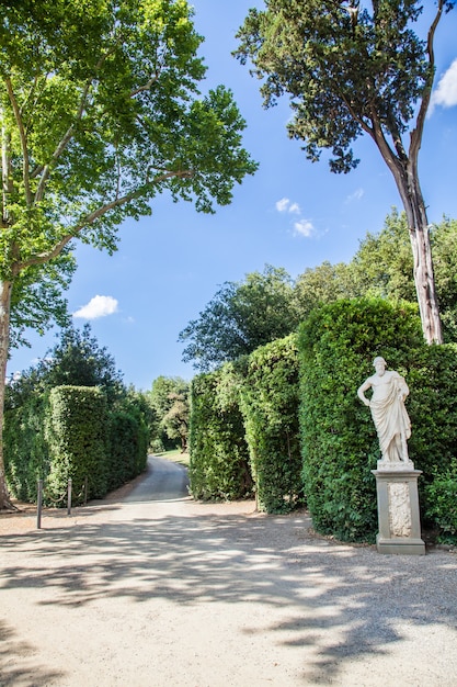Florence, Italie. Vieux jardins de Boboli pendant une journée ensoleillée en saison estivale