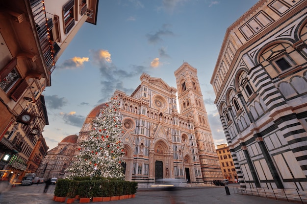 Photo florence toscane italie pendant la saison de noël au duomo