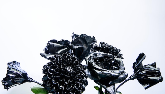 Floristique entreprise Glamour métallisé décor antique vintage rétro richesse et richesse grunge beauté Isolé sur blanc argent noir chrysanthème et fleur rose Cadeau d'anniversaire