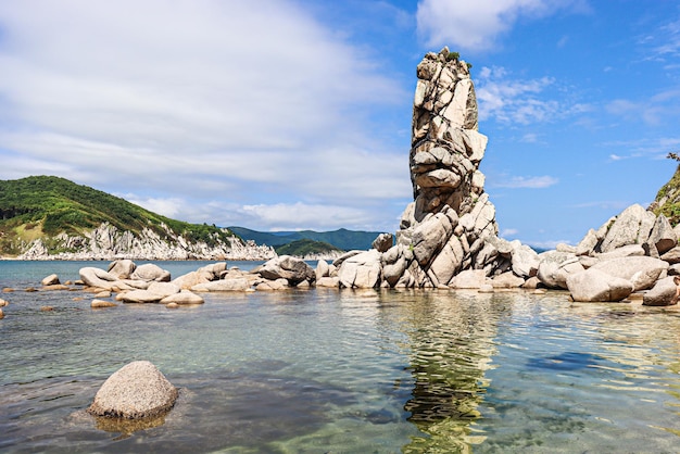 Photo focus sélectif tourisme et voyages en mer repos sur la mer primorsky krai