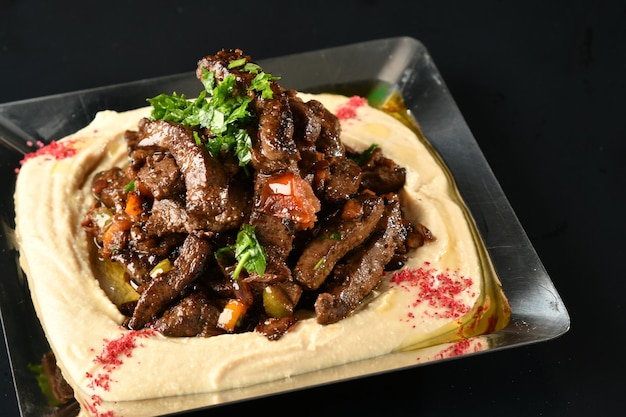 foie de bœuf, servi sec ou au curry en bol, karahi ou assiette