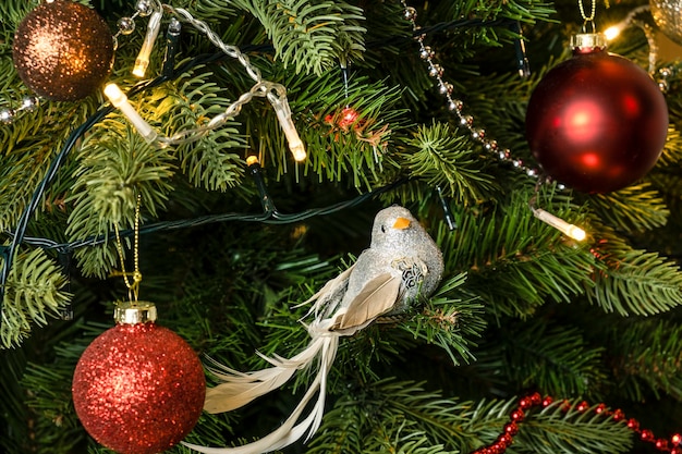 Fond d'arbre de Noël décoré.