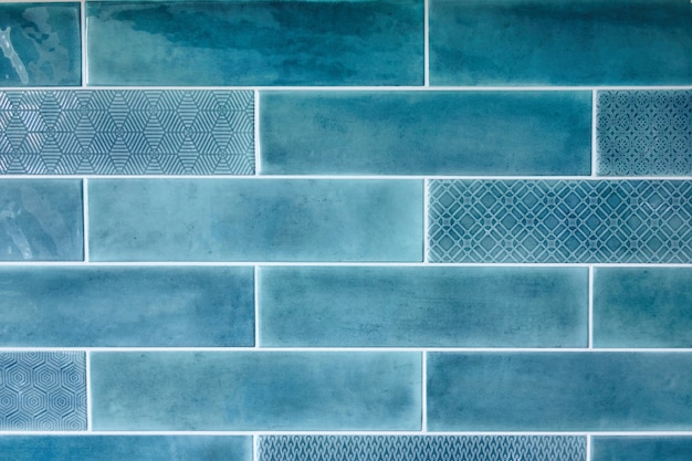 Fond bleu avec des carreaux de céramique