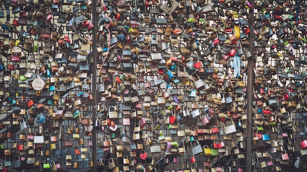 Fond avec les cadenas de l'espoir