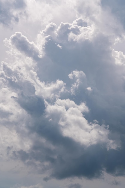 Fond de ciel bleu avec de gros nuages ciel nuages