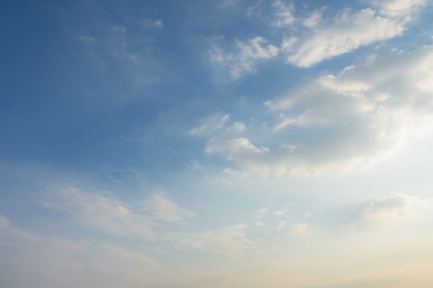 Photo fond de ciel bleu et de nuages