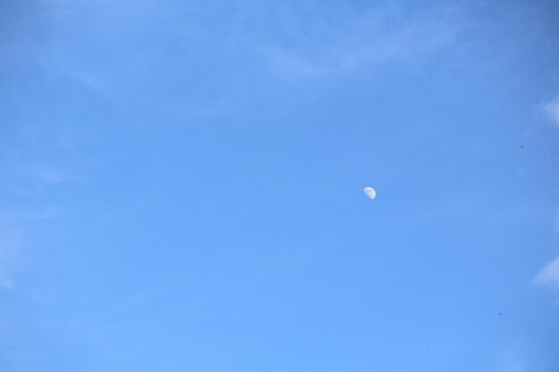 Fond de ciel avec nuage un jour