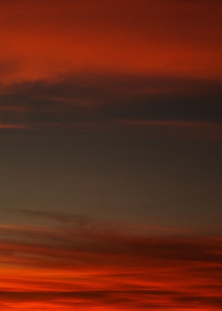 Fond de ciel rouge au coucher du soleil