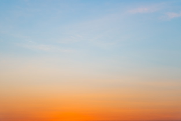 Fond dégradé de couleurs bleu et orange avec copie de texte ou de conception