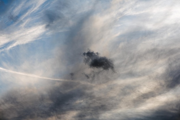 Fond de détail de ciel nuageux de lever de soleil