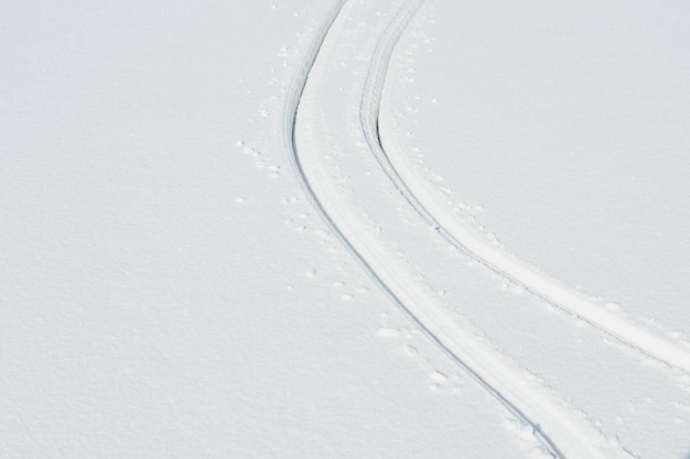 Fond d'écran blanc abstrait avec de la neige