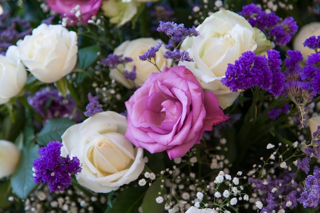 Fond de fleurs roses roses et blanches