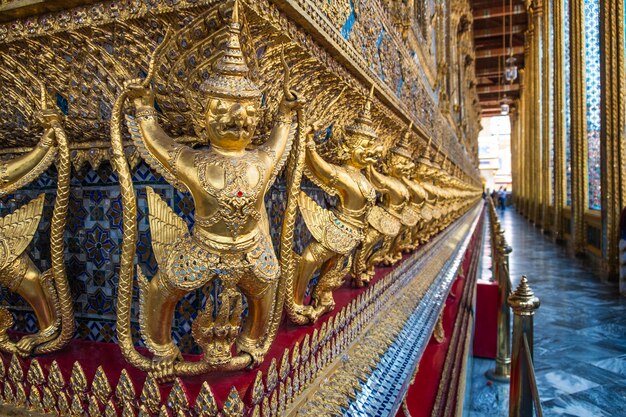 Fond de Golden Garuda au Wat Phra Kaew